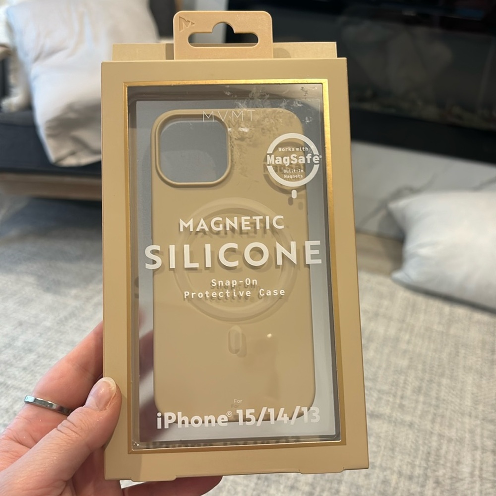 iPhone 15/14/13 Silicon Phone Case Beige